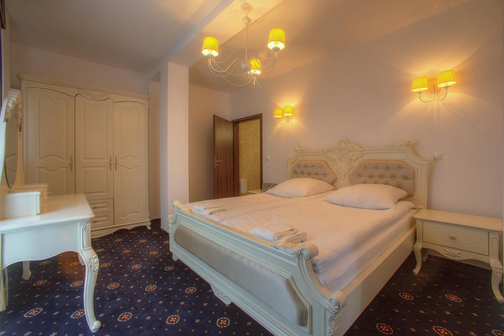 Hotel Lancut Room photo