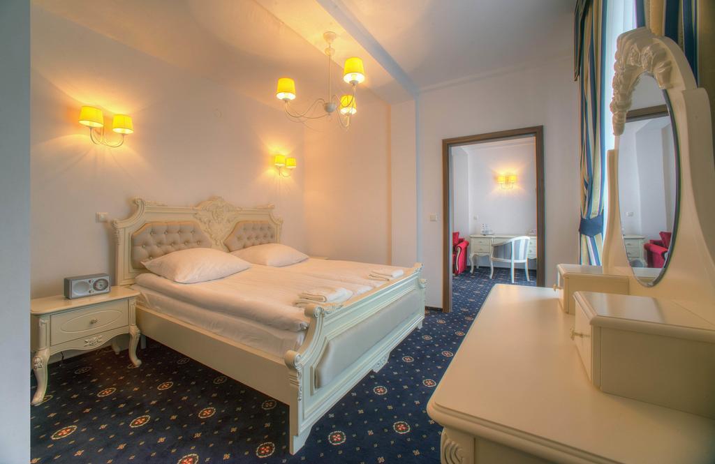 Hotel Lancut Room photo